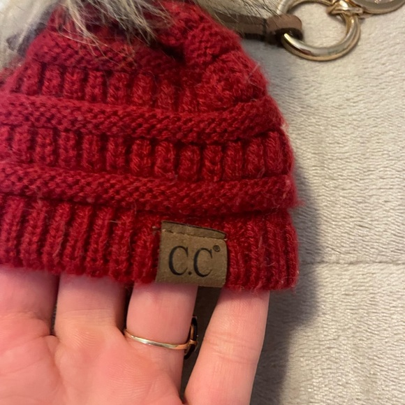 Adorable Key Chain Accessory beanie - Picture 2 of 3